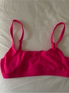 SKIMS Fits Everybody Scoop Neck Bralette in Flamingo